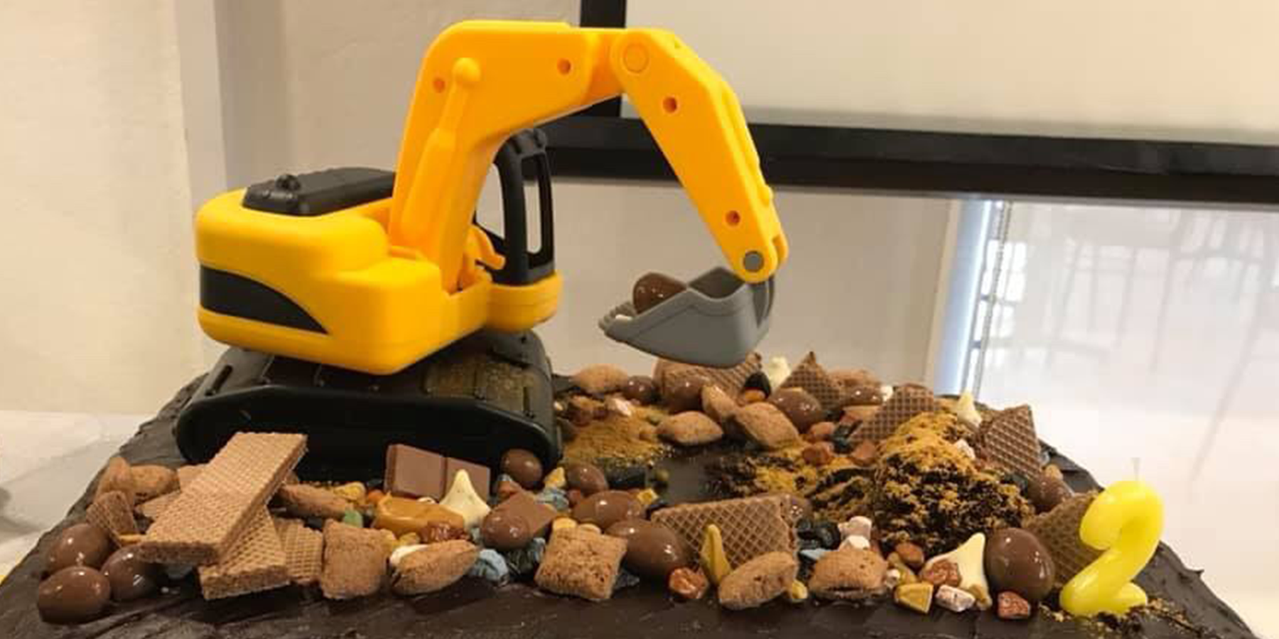 Easy DIY Construction Cake – Mark x Abi