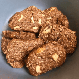 brown oat cookies with cashews