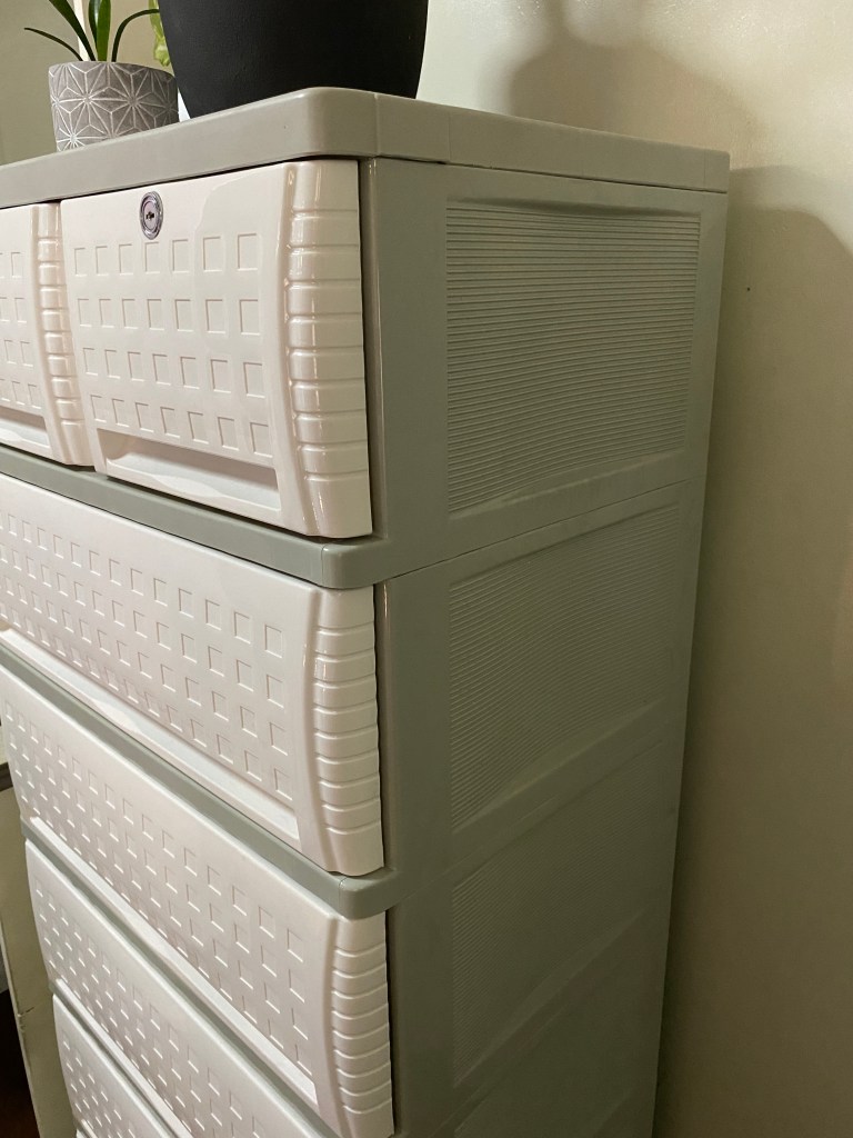 Gray and white minimalist drawer