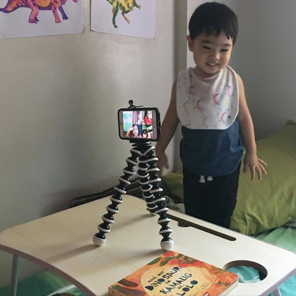 Online childrens' book club set up