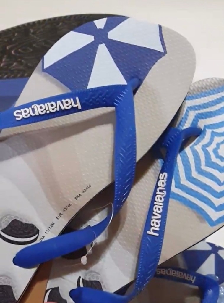 Havaianas Beach Umbrella and oreo print