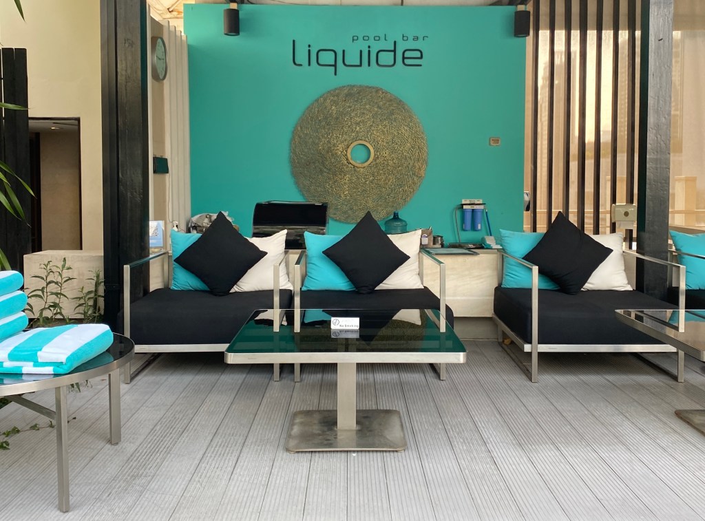 Liquide Pool Bar at Sofitel Bangkok