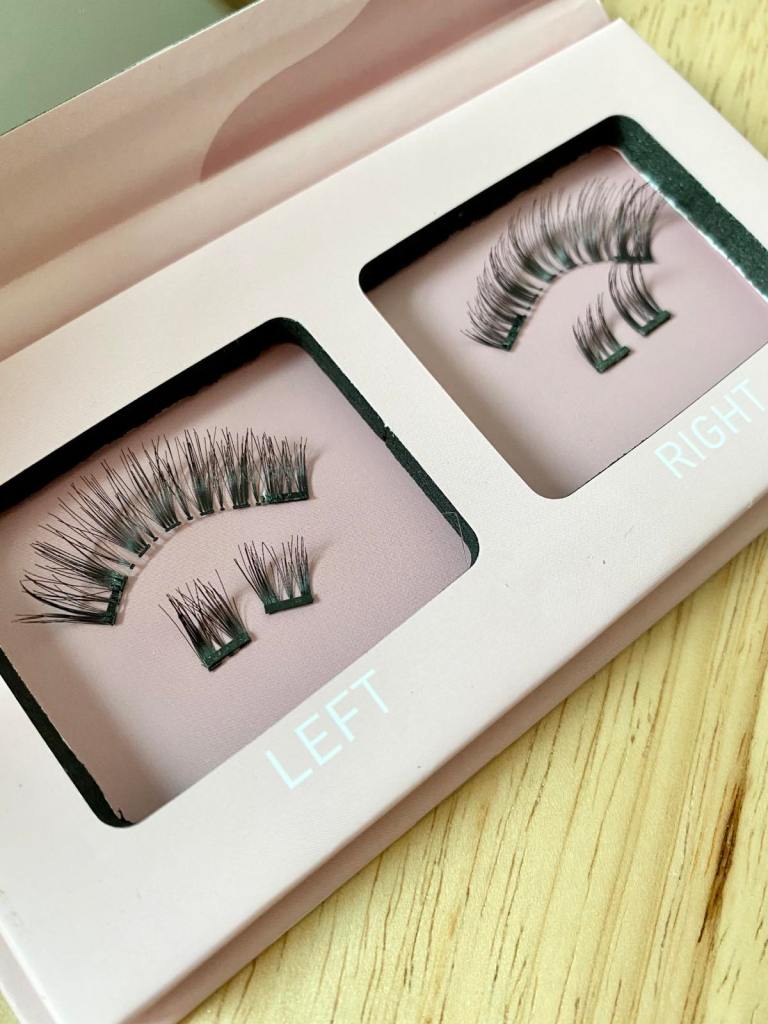 Wispy magnetic lashes in Diana