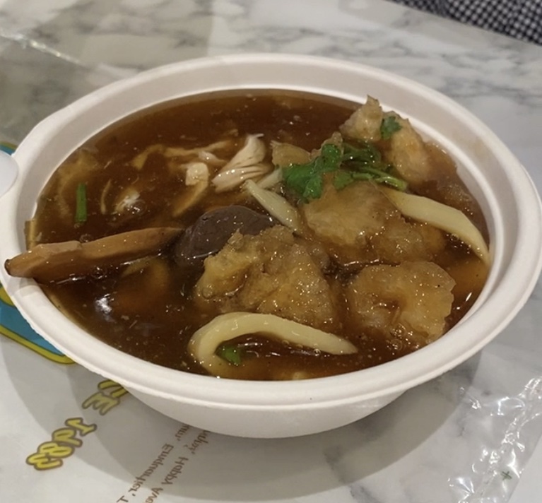 A bowl of Kra Pao Pla