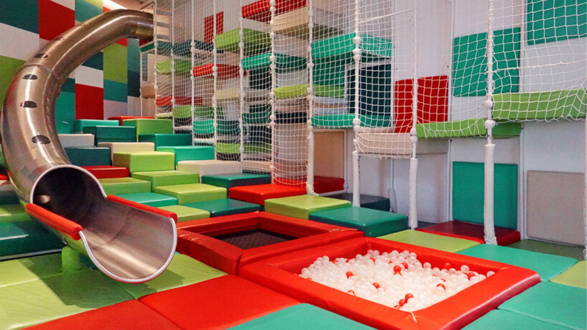 Open House: Co-Working and Multi-Purpose Space for Friends, Food, and ...