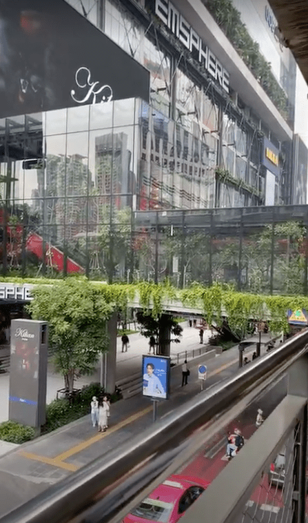 Mall facade with modern glass design